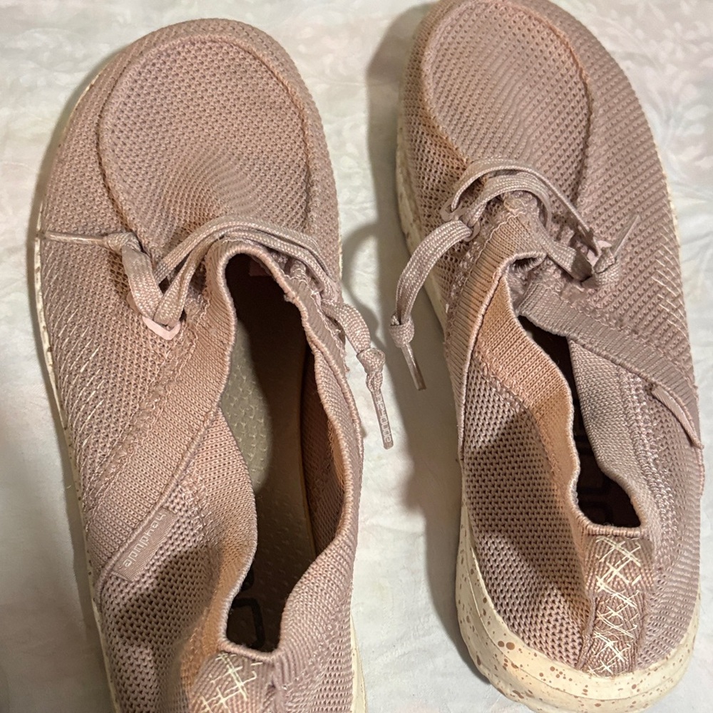 Women's Blush  Casual Sneakers